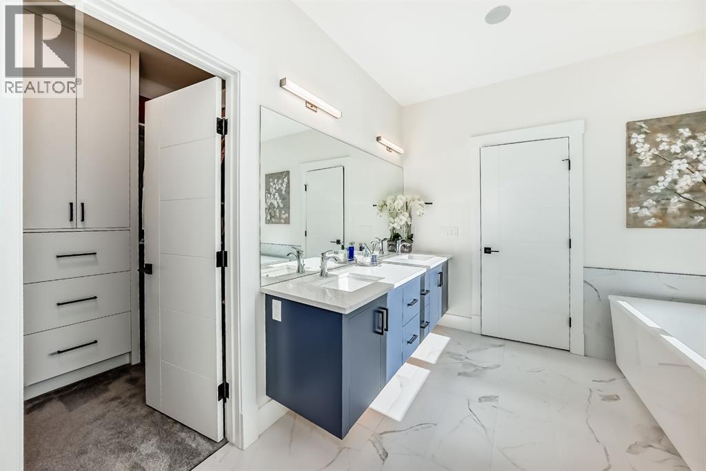 Single Family House for Sale in  ROCK LAKE View NW Rocky Ridge Calgary 