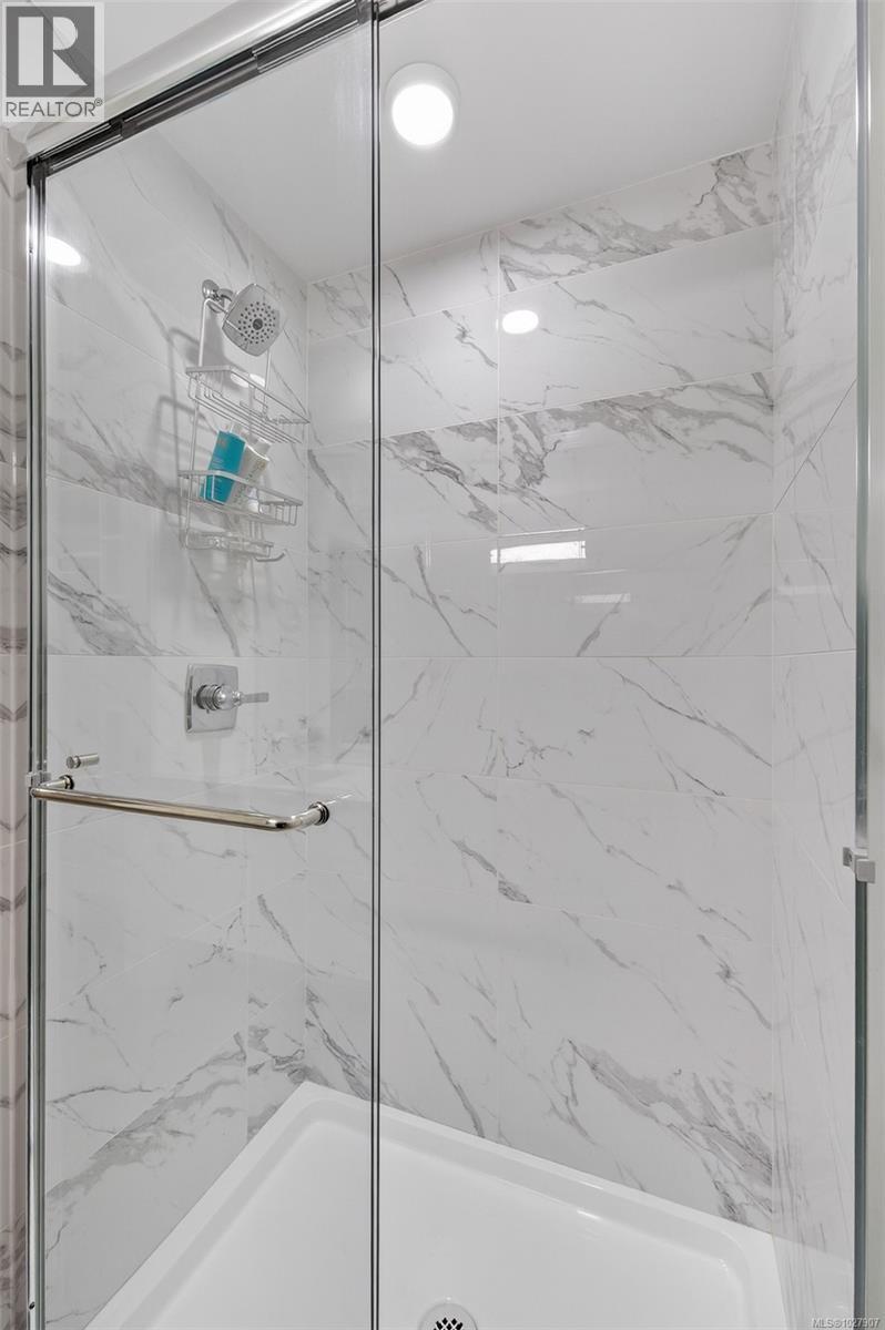 303 1450 Glentana Road, View Royal