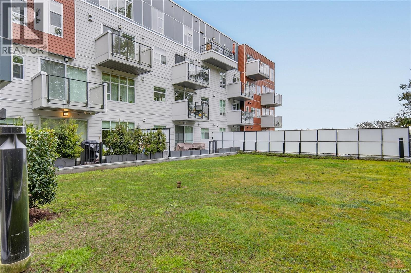 303 1450 Glentana Road, View Royal