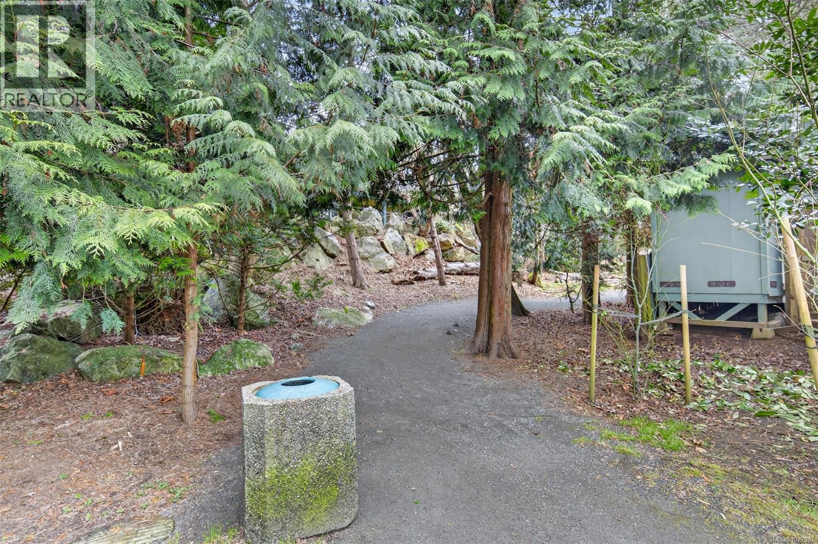 303 1450 Glentana Road, View Royal