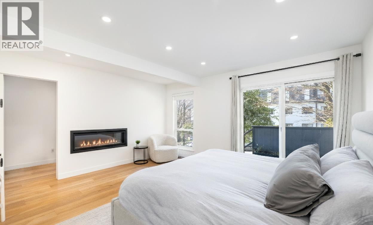 416 ST. GEORGES AVENUE, North Vancouver