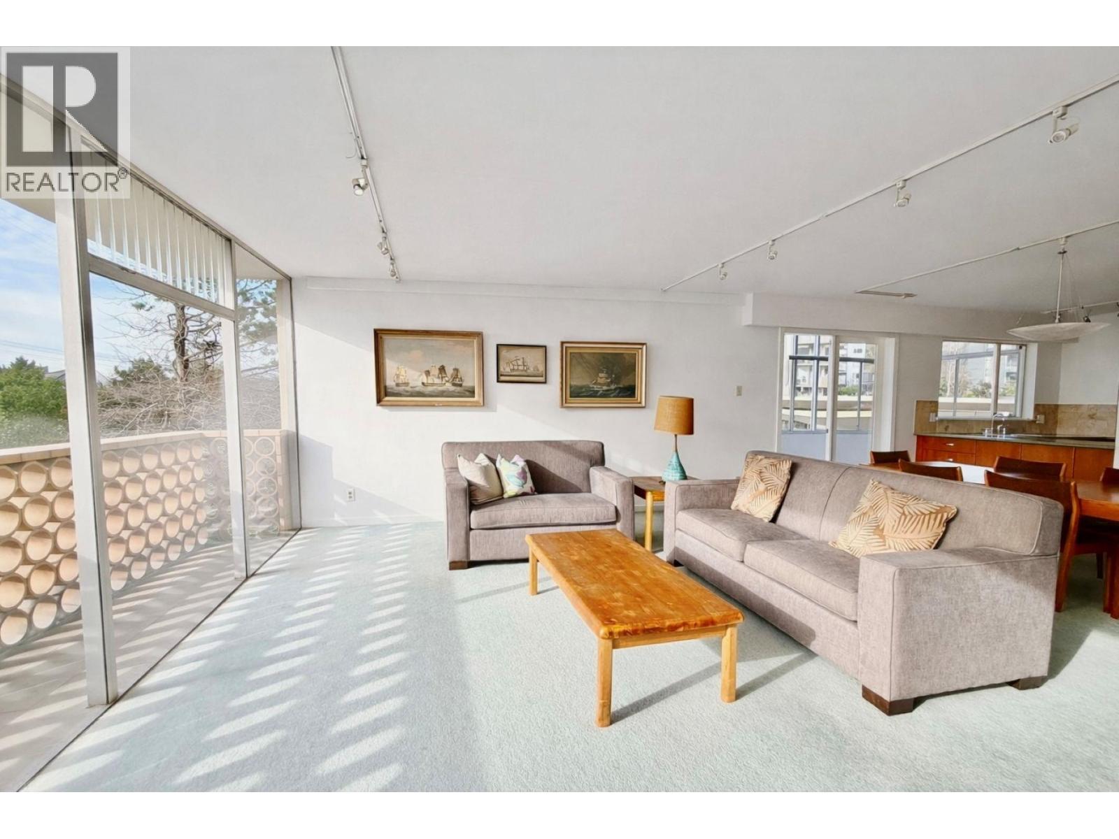 105 2135 ARGYLE AVENUE, West Vancouver