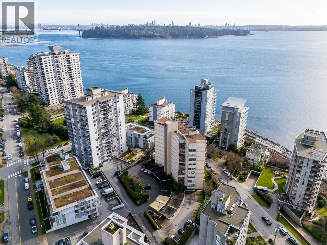 105 2135 ARGYLE AVENUE, West Vancouver