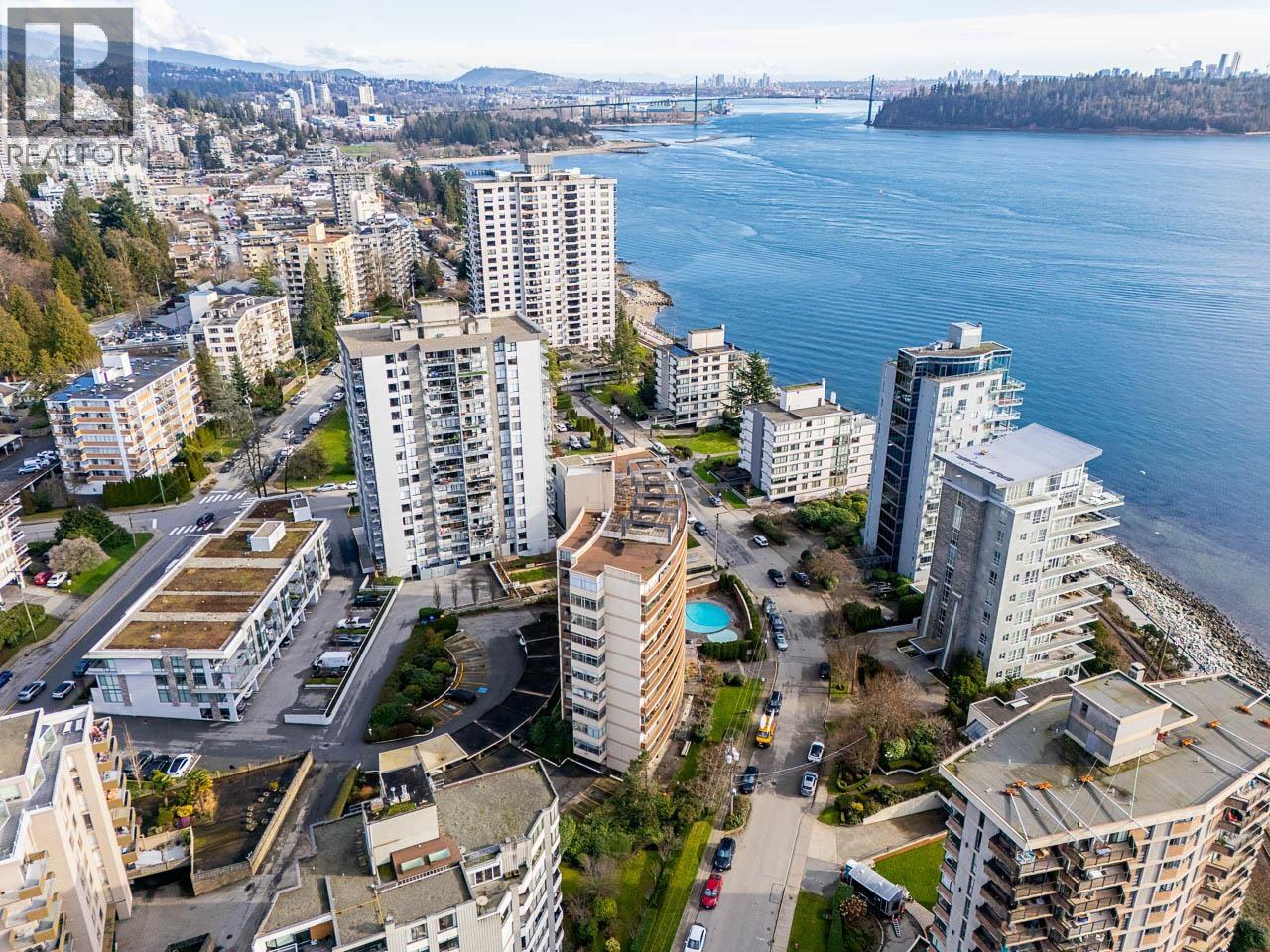 105 2135 ARGYLE AVENUE, West Vancouver