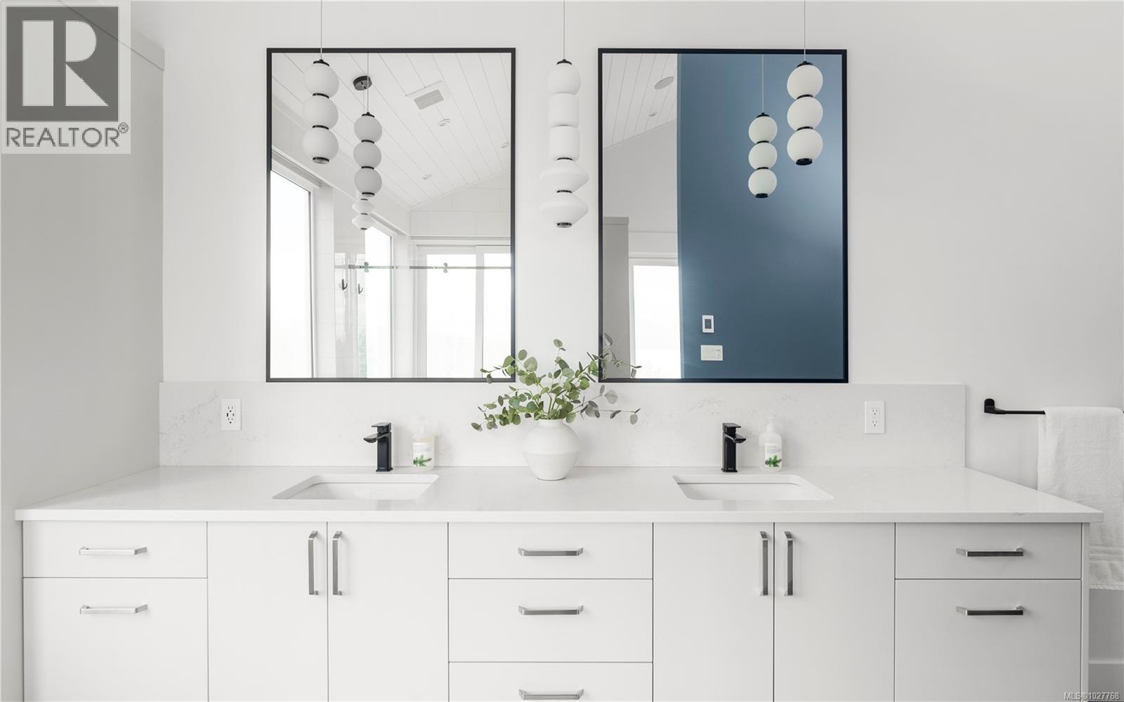 23 & 24 1060 Shore Pine Close, Duncan