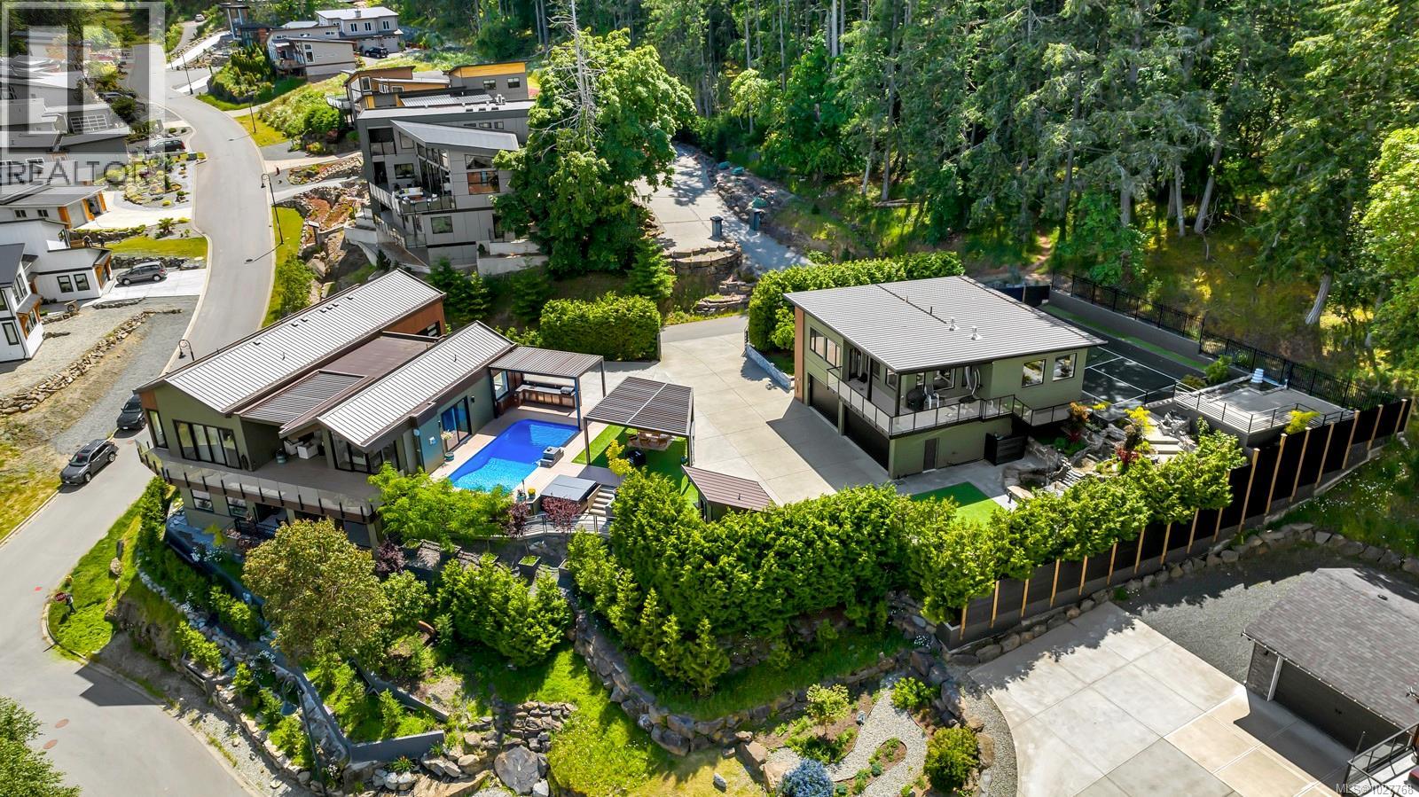 #23 & 24 1060 Shore Pine Close - 3