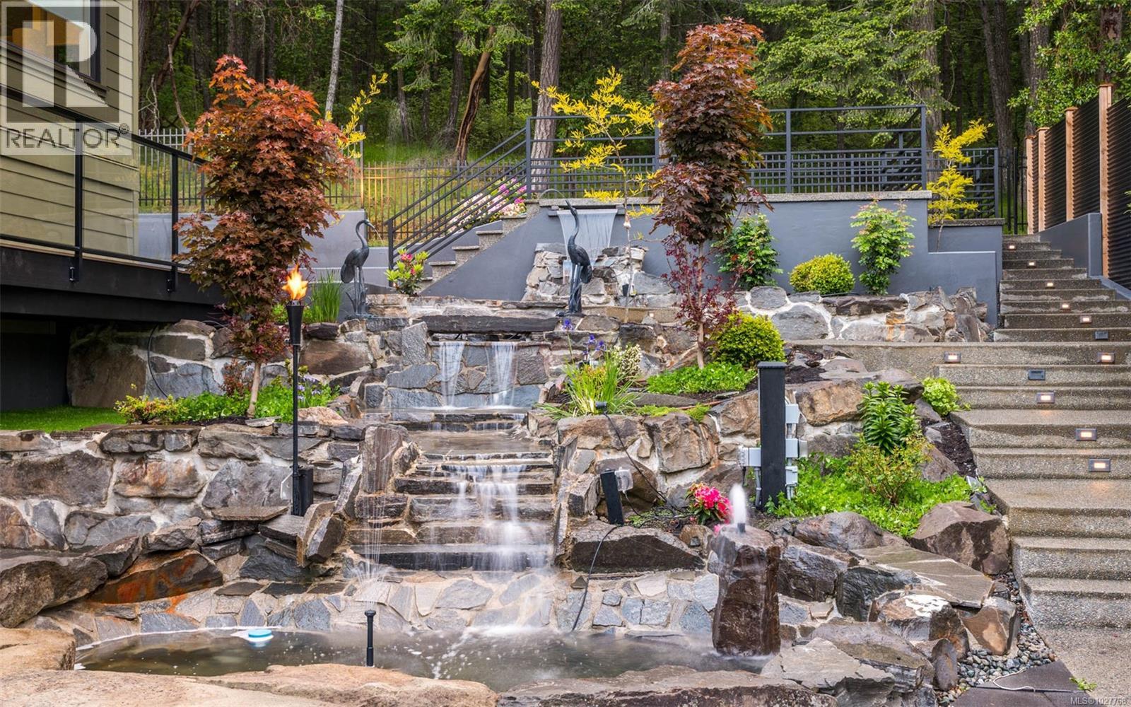 #23 & 24 1060 Shore Pine Close - 45