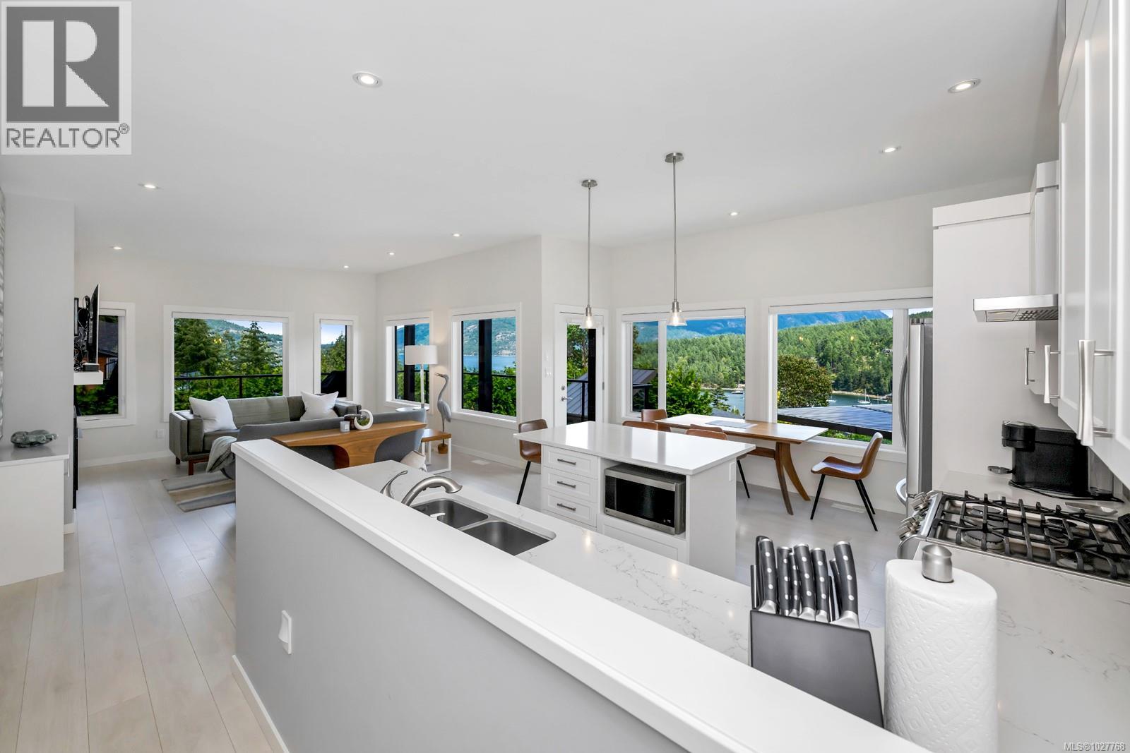 23 & 24 1060 Shore Pine Close, Duncan