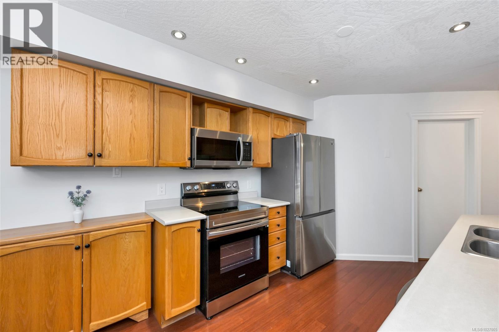 4 930 North Park St, Victoria