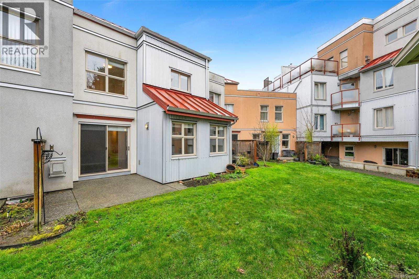 4 930 North Park St, Victoria