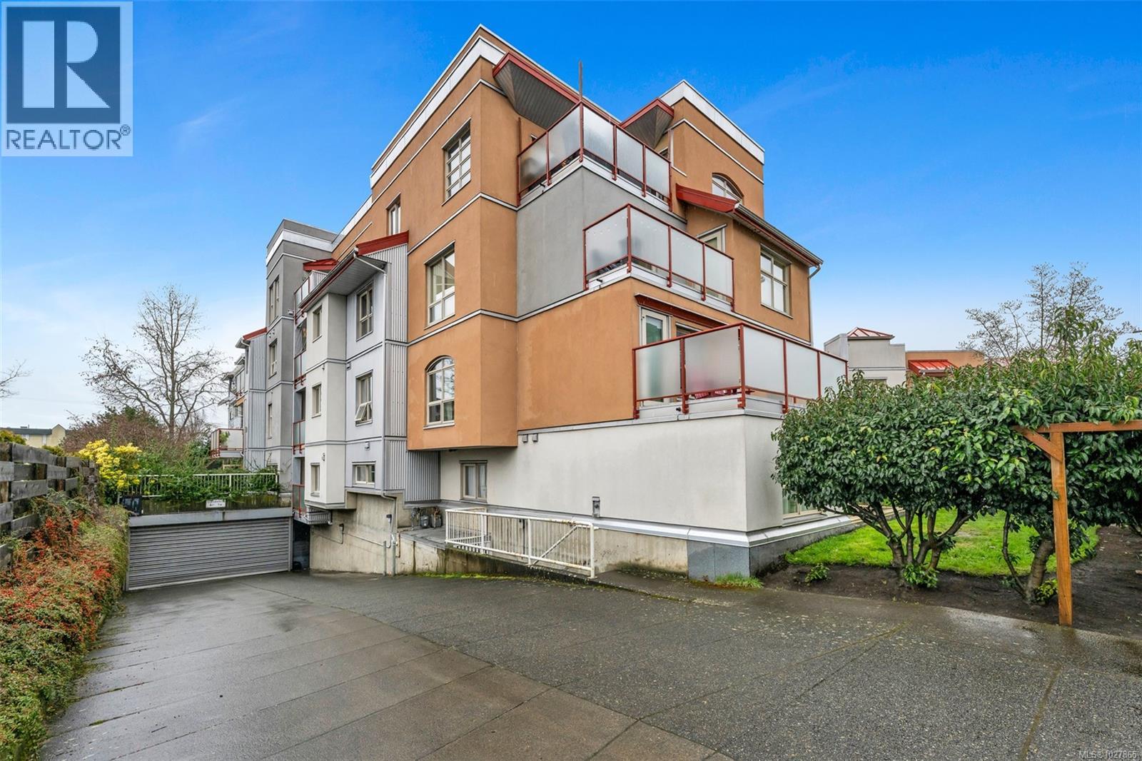 4 930 North Park St, Victoria