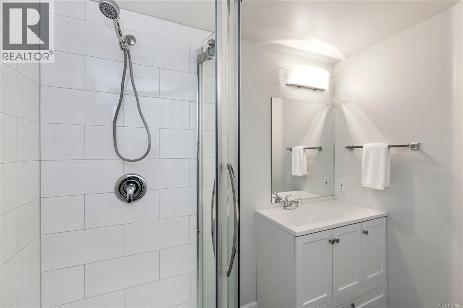 4 930 North Park St, Victoria