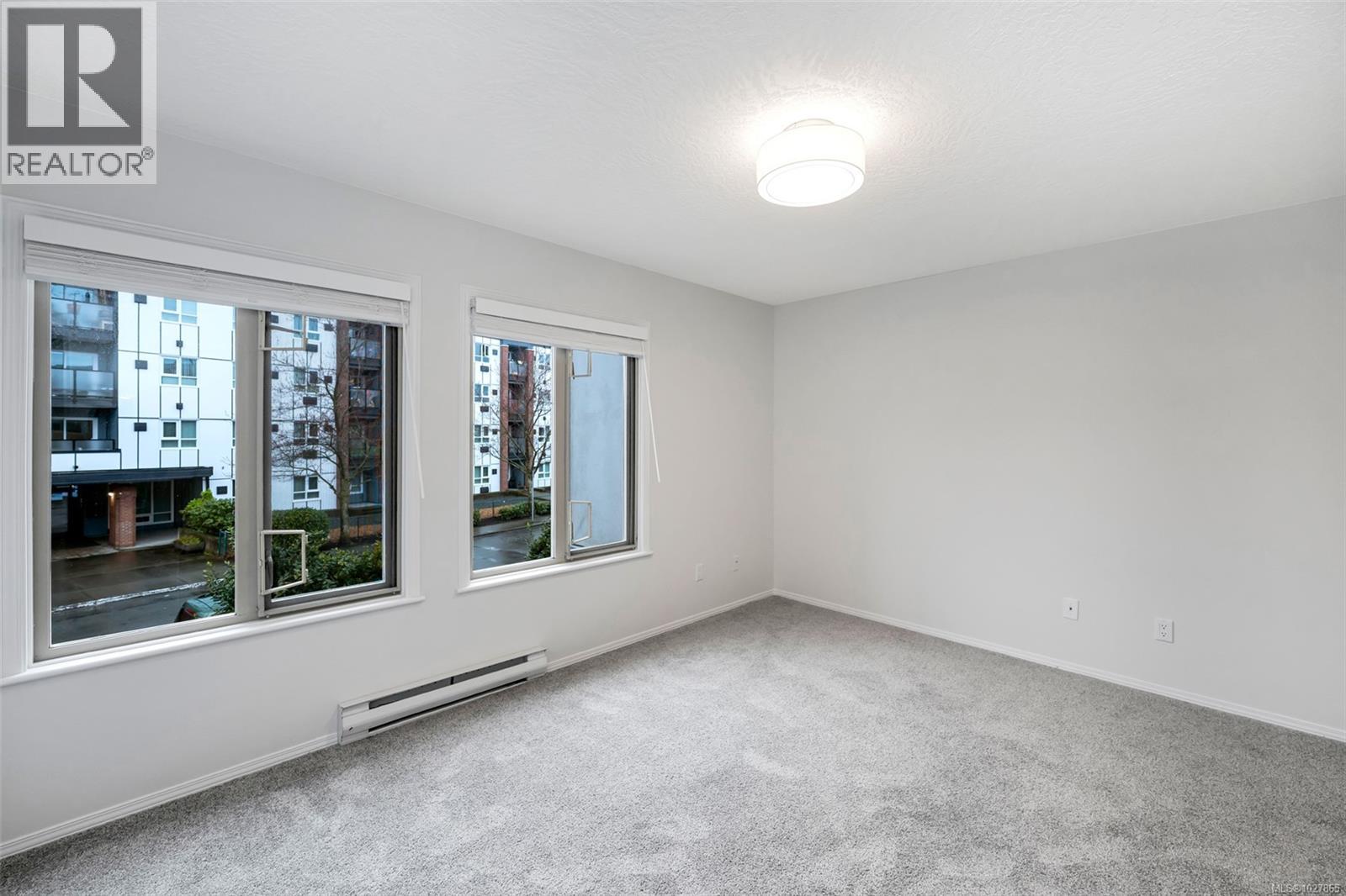 4 930 North Park St, Victoria