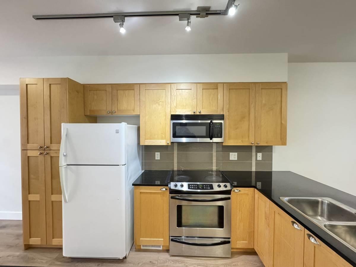 19478 65 AVE, Surrey