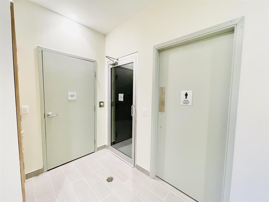 303 1588 JOHNSTON ROAD, White Rock