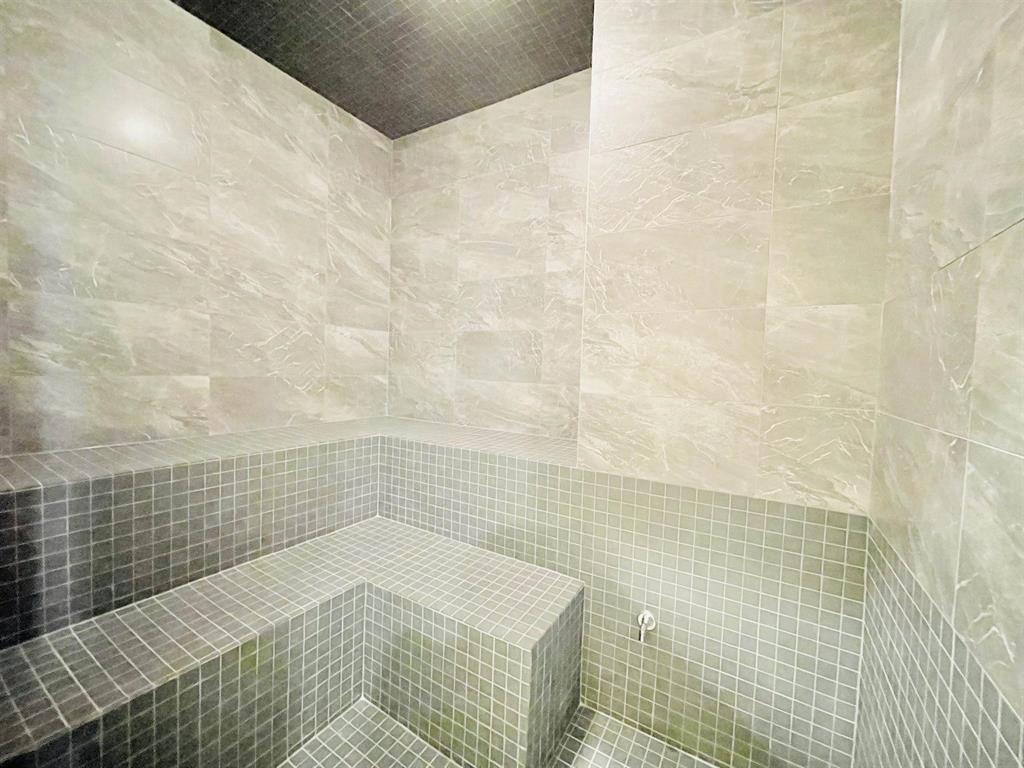 303 1588 JOHNSTON ROAD, White Rock