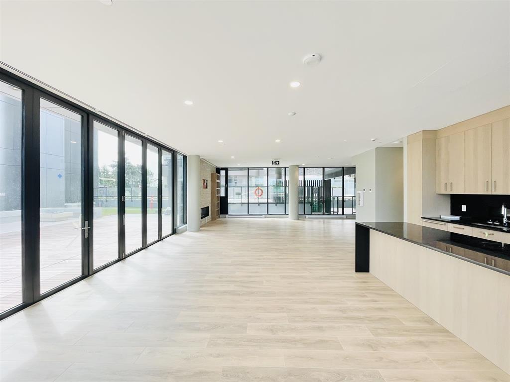 303 1588 JOHNSTON ROAD, White Rock