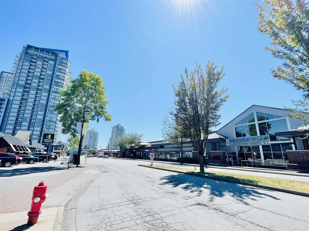 303 1588 JOHNSTON ROAD, White Rock