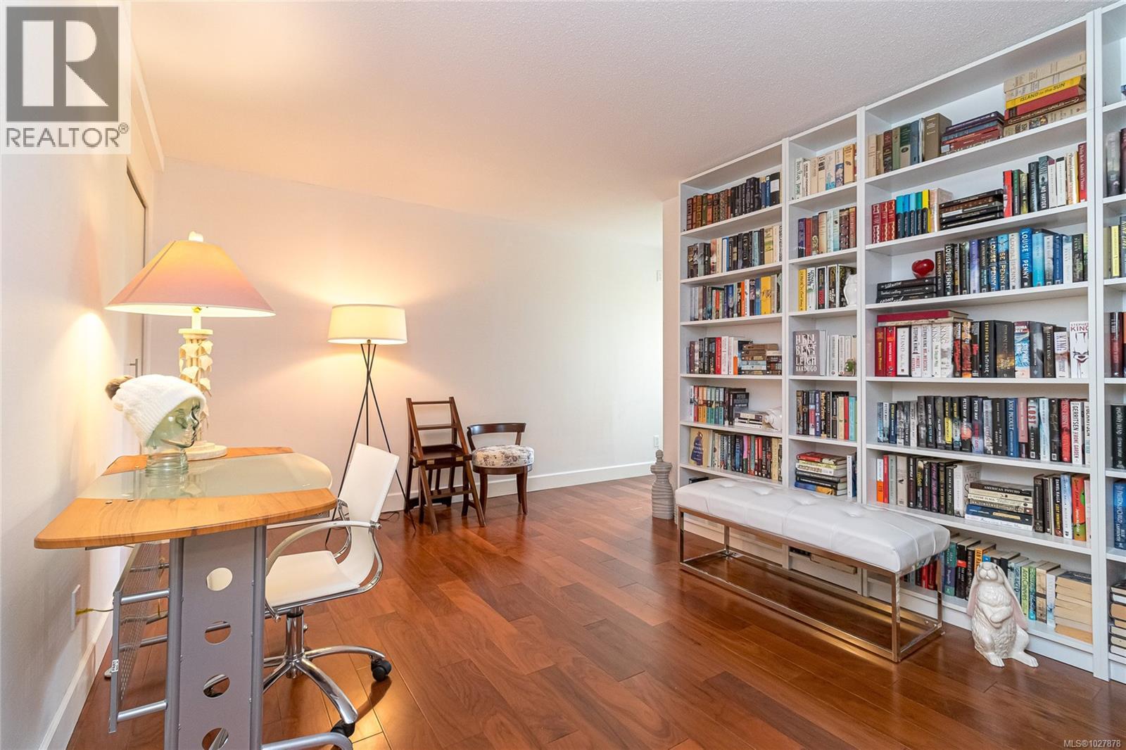 301 2930 Cook Street, Victoria