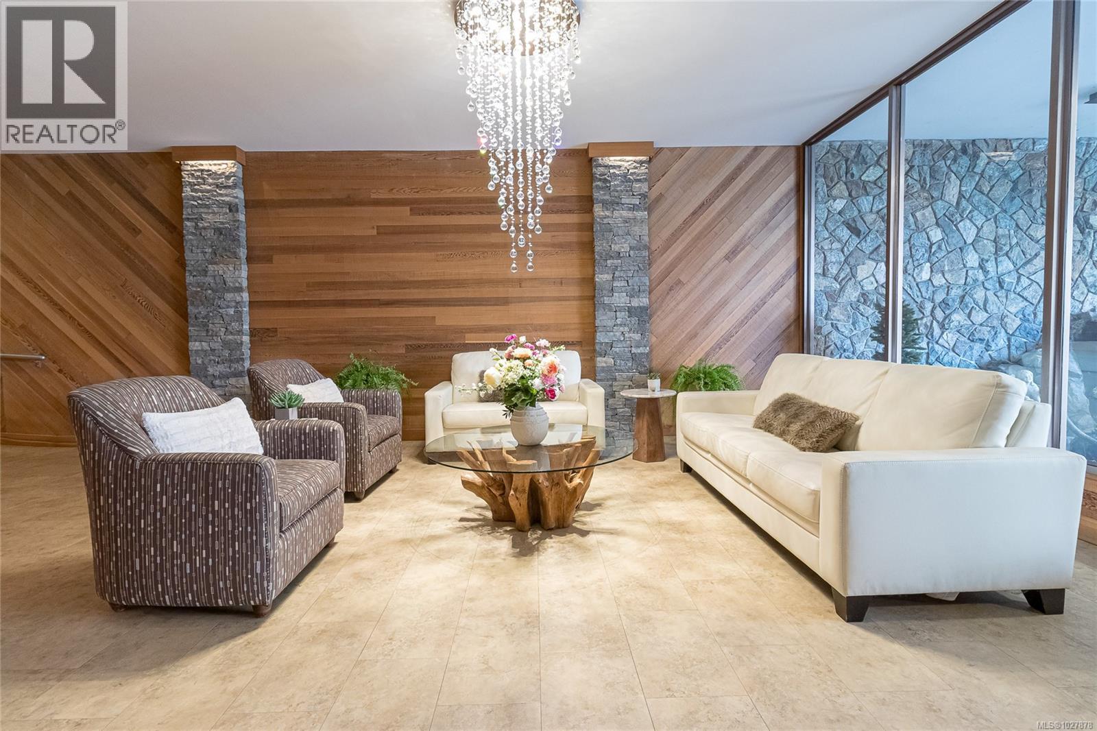 301 2930 Cook Street, Victoria