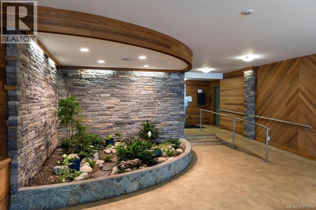 301 2930 Cook Street, Victoria