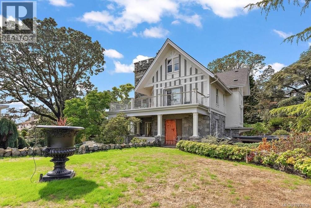 301 2930 Cook Street, Victoria