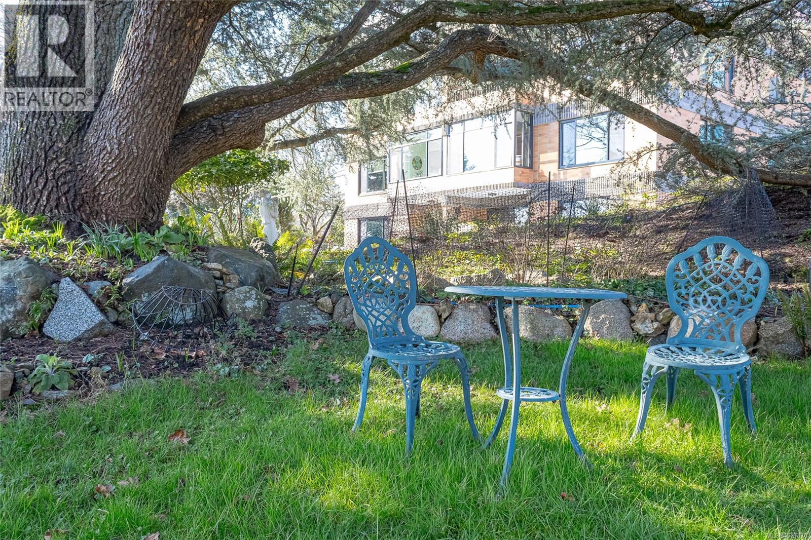 301 2930 Cook Street, Victoria