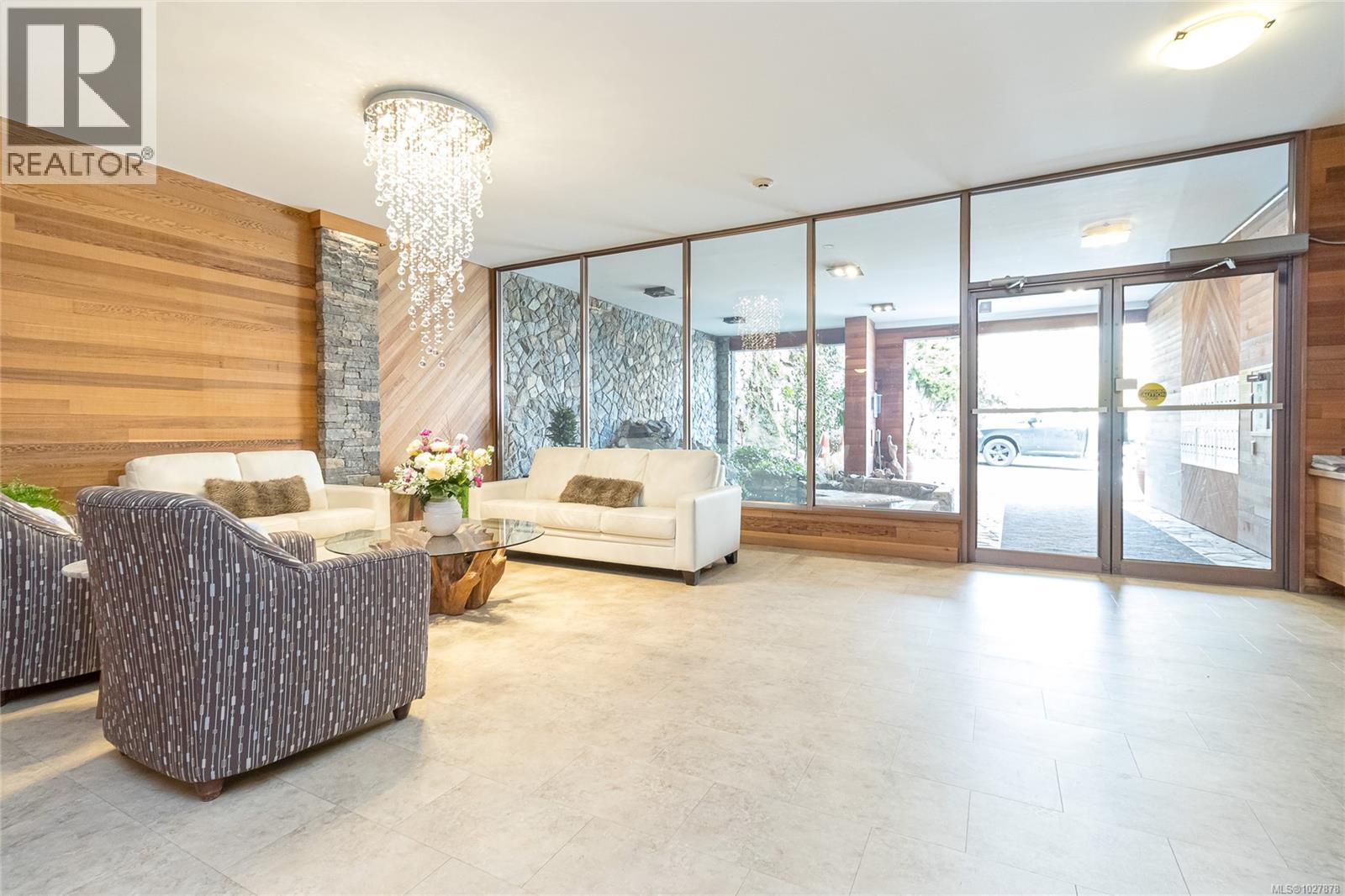 301 2930 Cook Street, Victoria