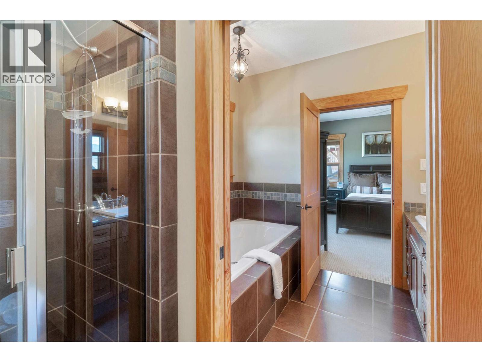 2479 Eagle Bay Road Unit# 14, Blind Bay