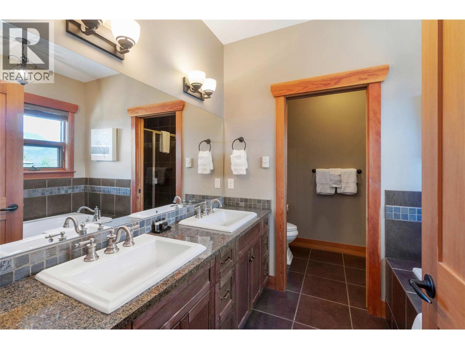 2479 Eagle Bay Road Unit# 14, Blind Bay