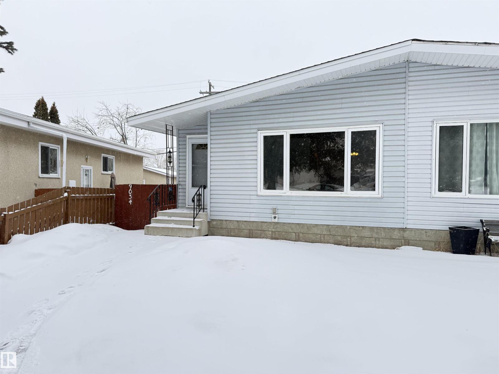 9034 60 ST NW Edmonton Alberta T6B1M8