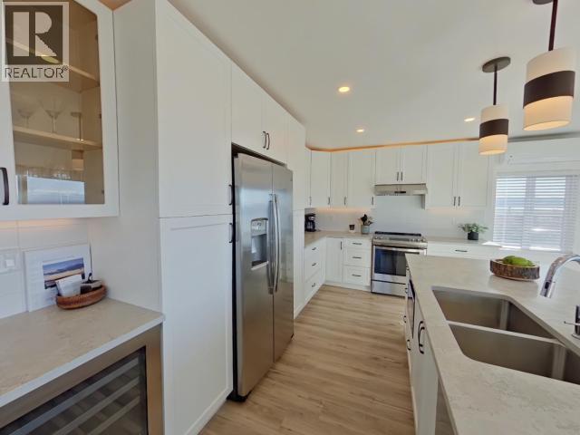 6848 COURTENAY STREET, Powell River