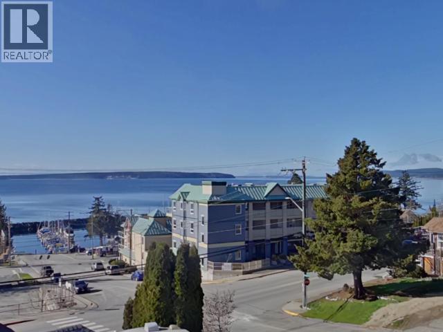 6848 COURTENAY STREET, Powell River