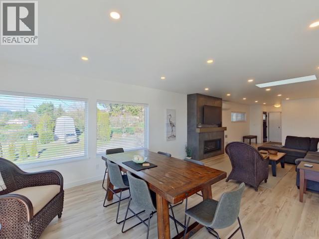 6848 COURTENAY STREET, Powell River