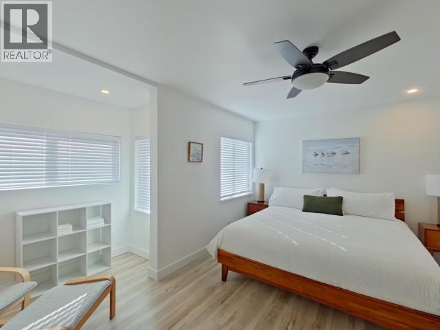 6848 COURTENAY STREET, Powell River