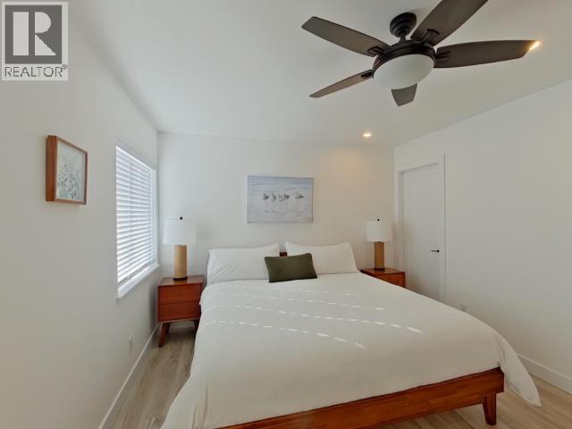 6848 COURTENAY STREET, Powell River