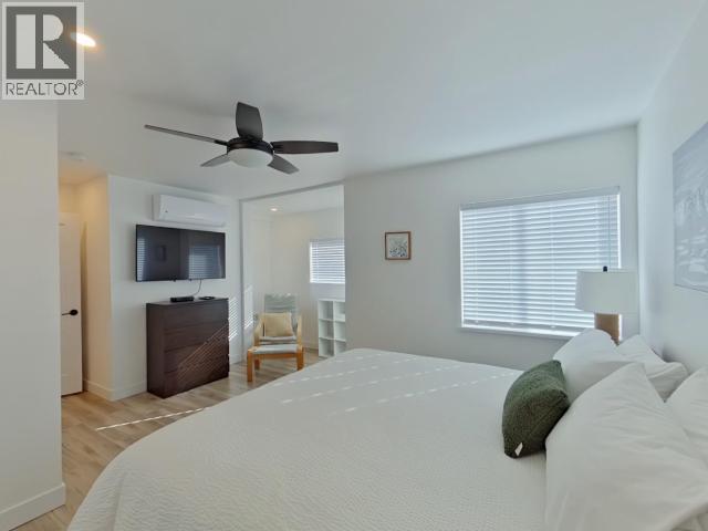 6848 COURTENAY STREET, Powell River