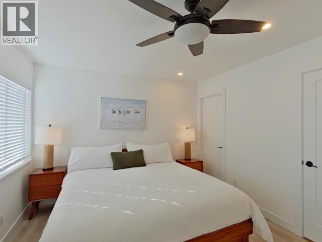 6848 COURTENAY STREET, Powell River