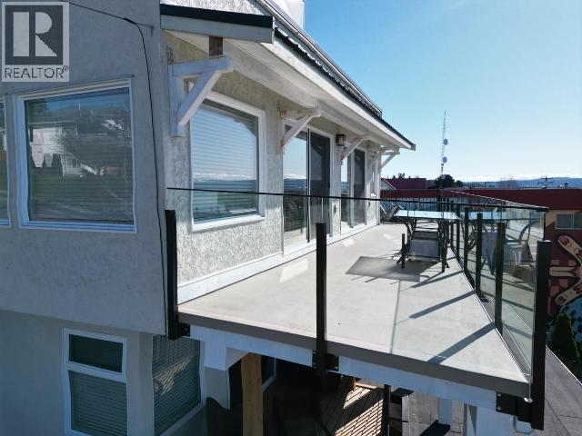 6848 COURTENAY STREET, Powell River