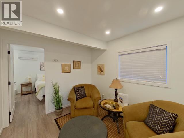 6848 COURTENAY STREET, Powell River