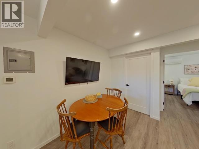 6848 COURTENAY STREET, Powell River