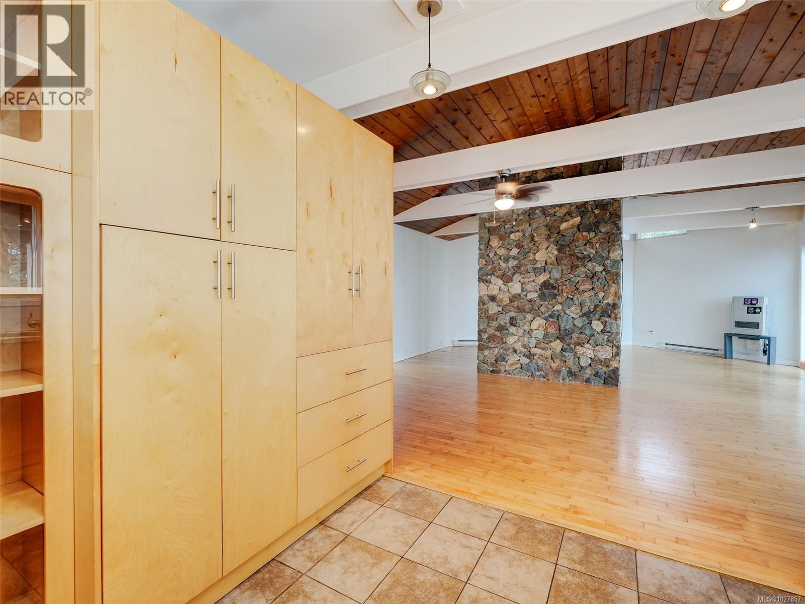 4553 Cordova Bay Rd, Saanich