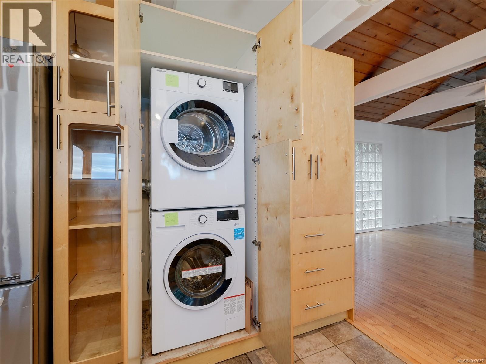 4553 Cordova Bay Rd, Saanich