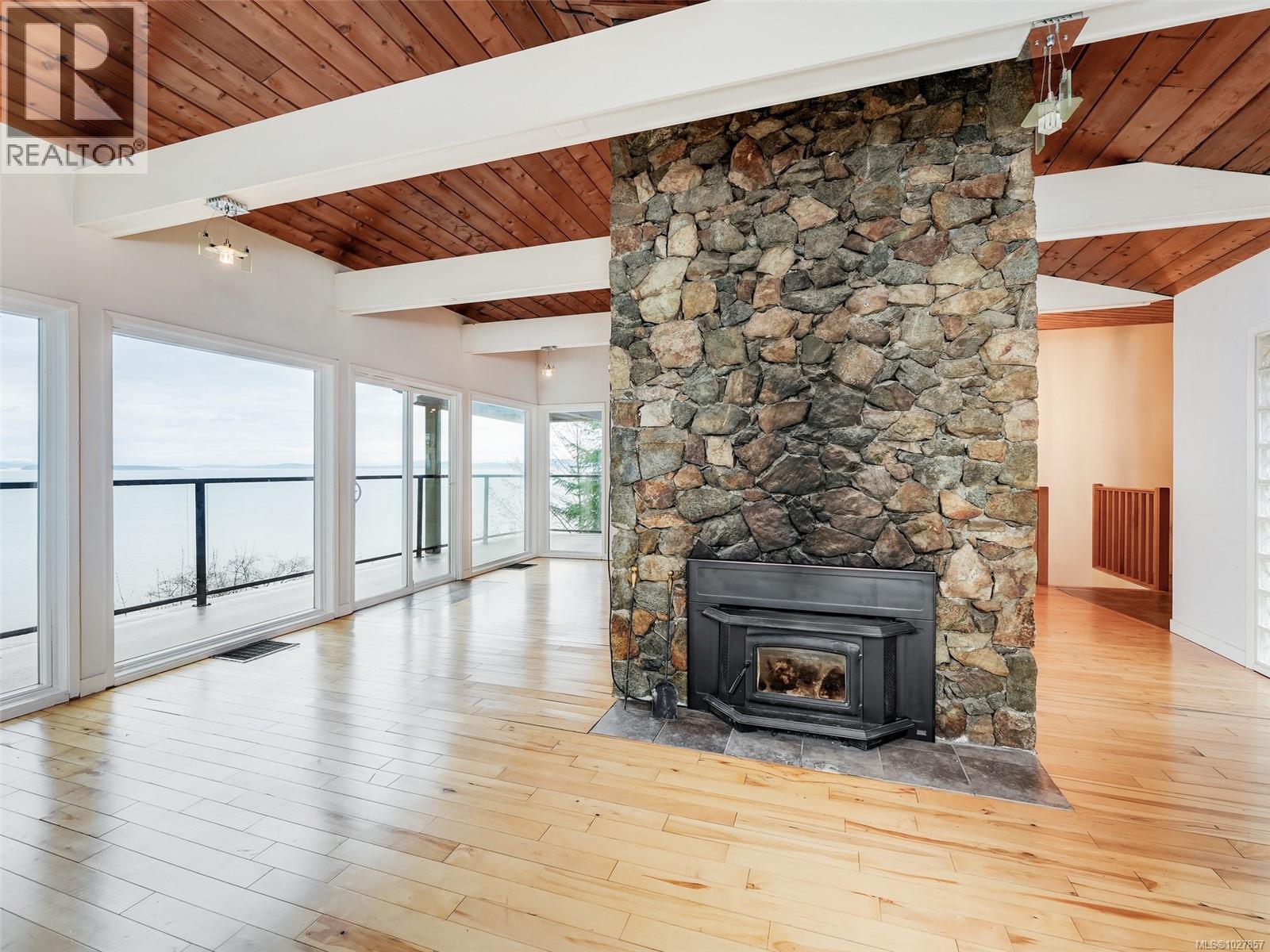 4553 Cordova Bay Rd, Saanich