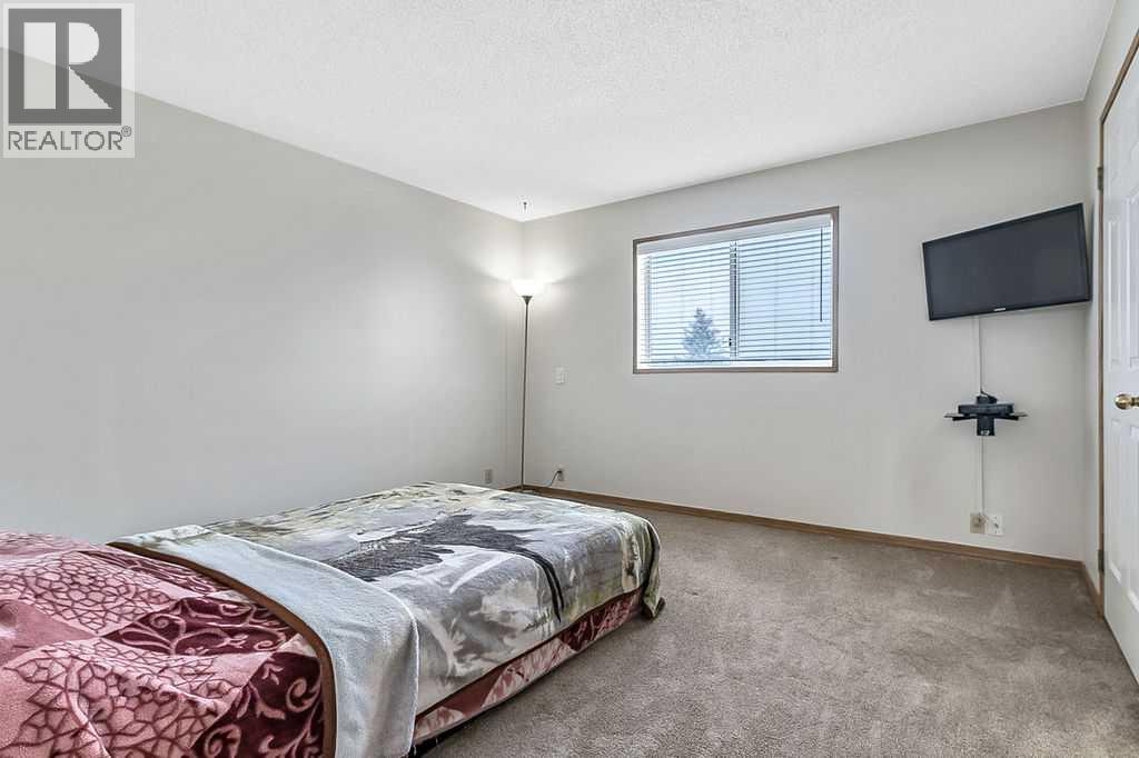 Single Family House for Sale in  Martinwood Road NE Martindale Calgary 