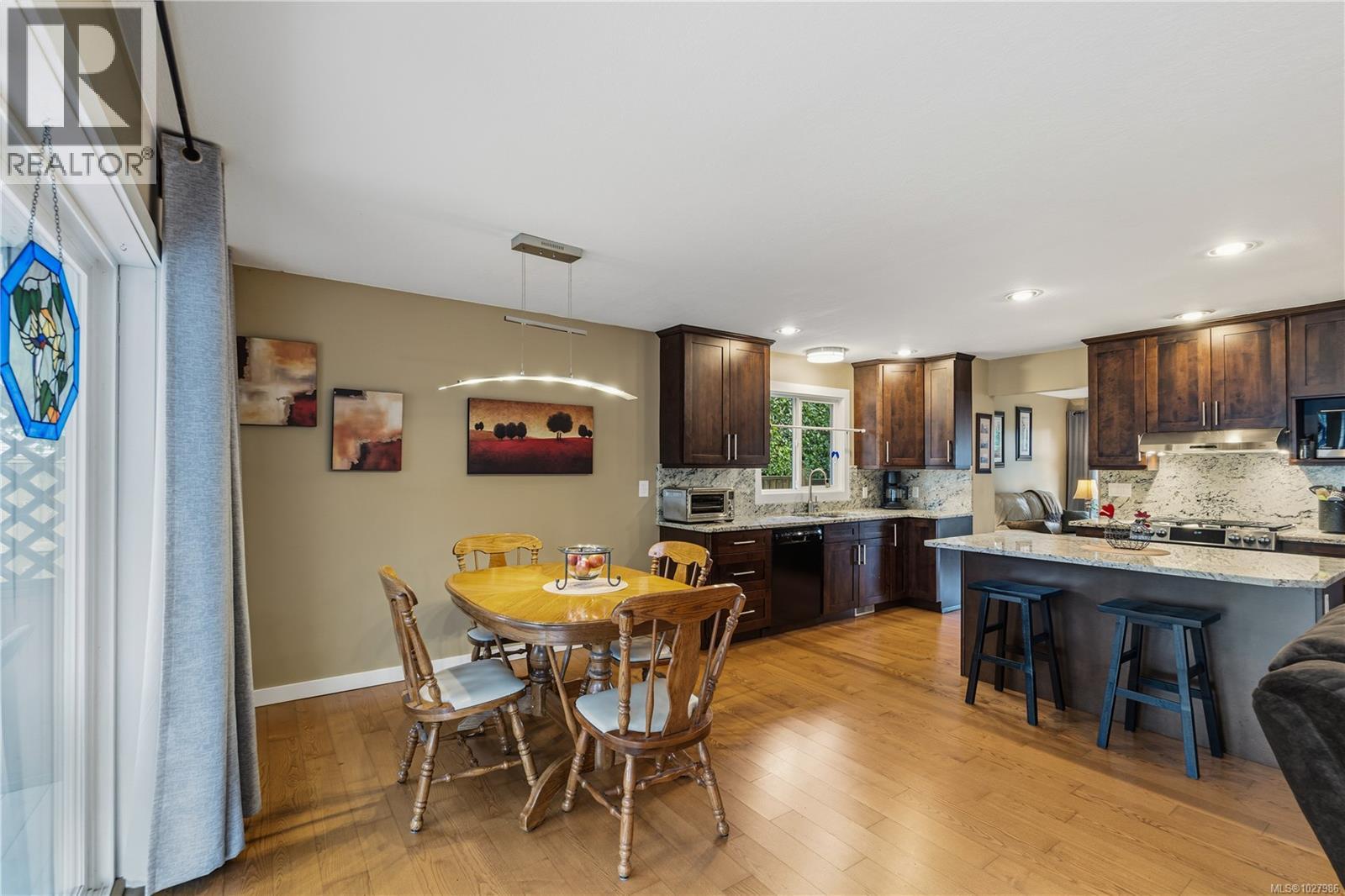 11 Sylvan Cres - 12