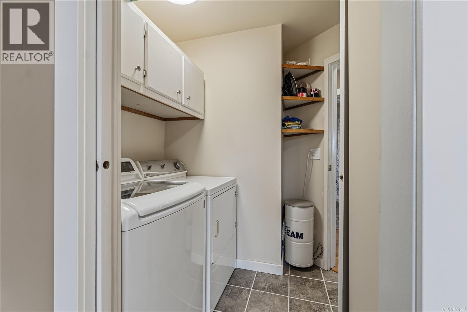 11 Sylvan Cres, Parksville