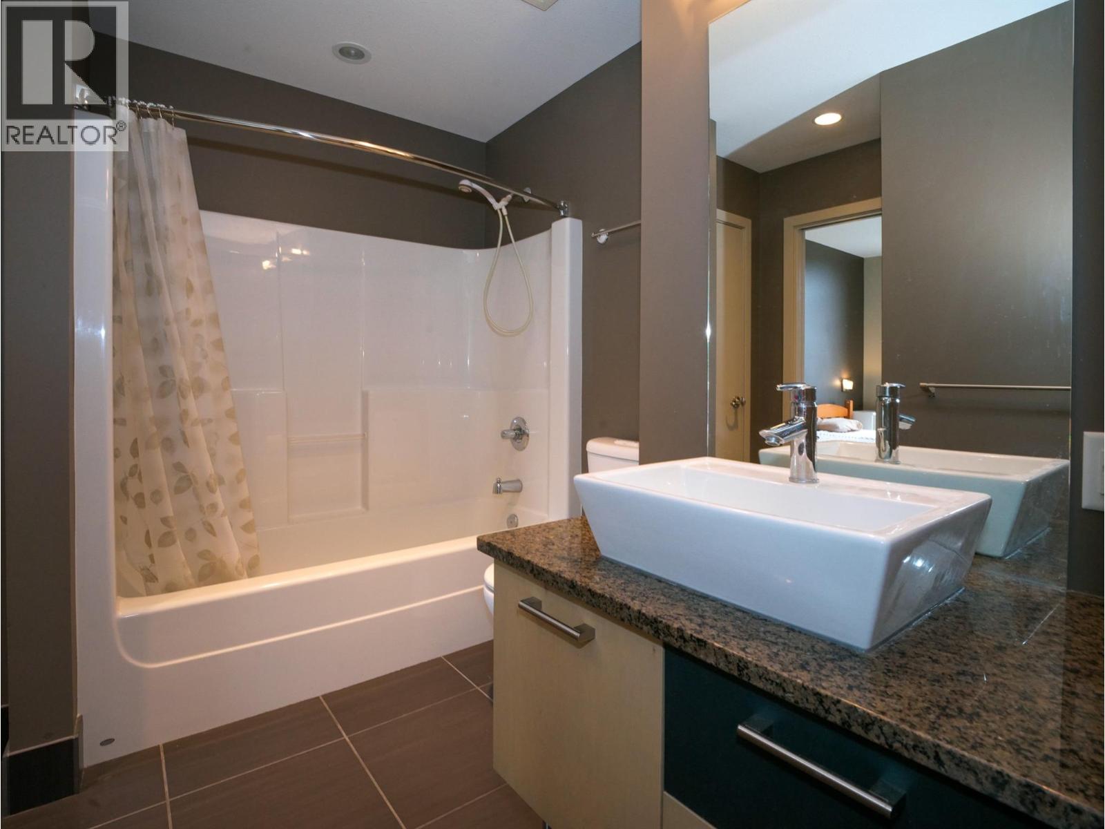 30 Monashee Road Unit# 303, Vernon