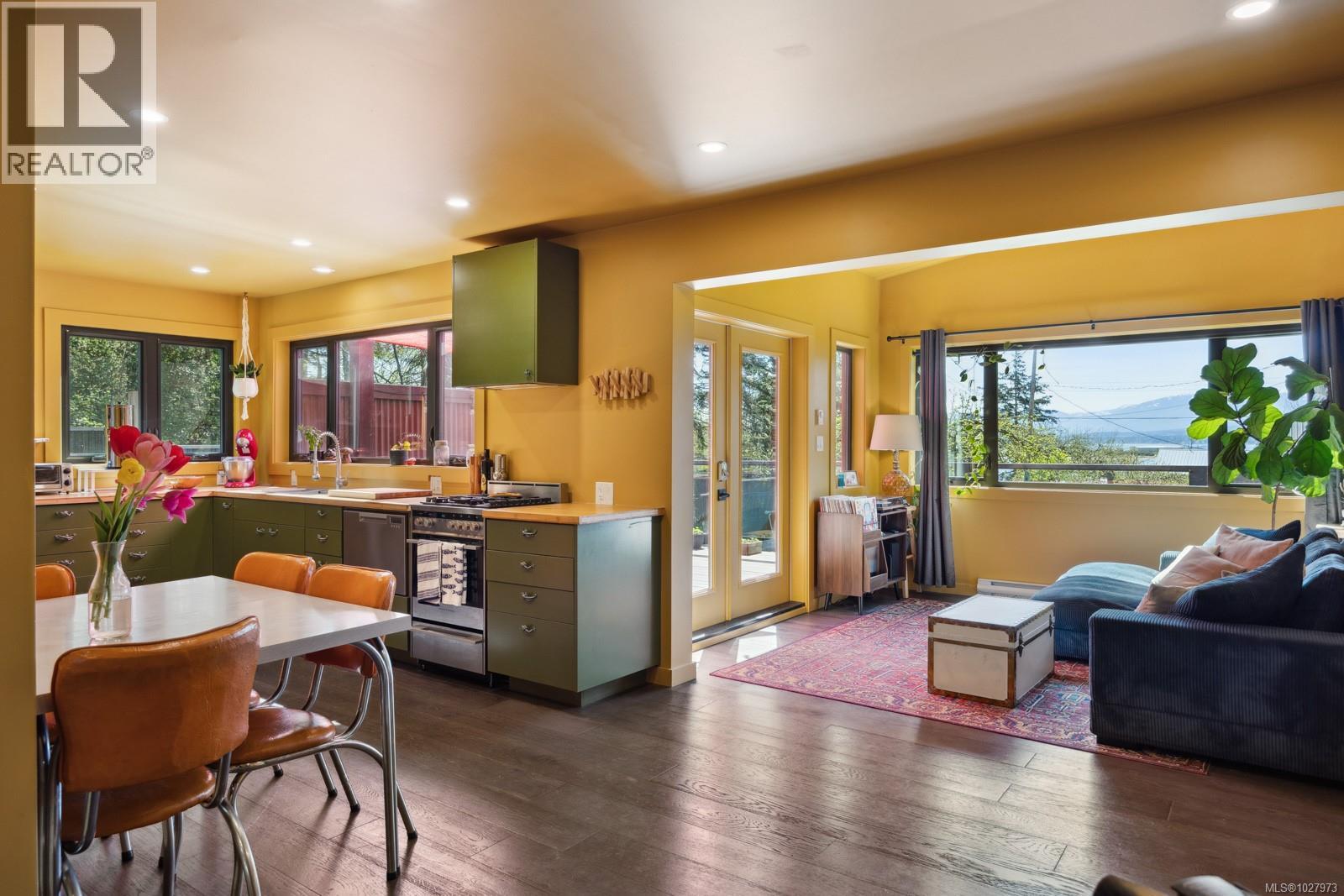 1304 Midden Rd, Comox