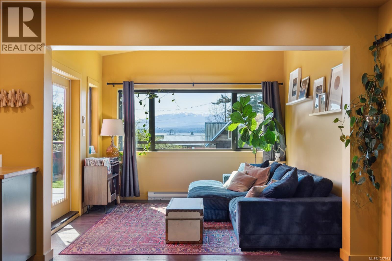 1304 Midden Rd, Comox